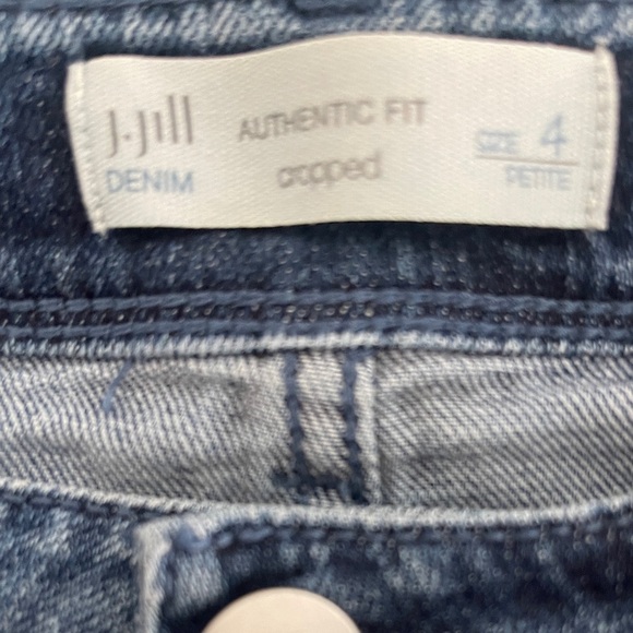 J Jill Authentic Fit Floral Embroidered Cropped Jeans Women’s 4P Petite Stretch - Picture 4 of 6
